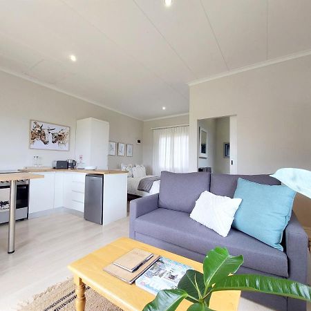 Upmarket Off Grid Cottage On Organic Farm In Secure Estate Howick Luaran gambar