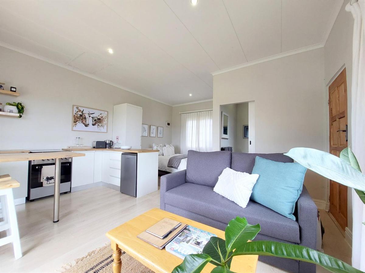 Upmarket Off Grid Cottage On Organic Farm In Secure Estate Howick Luaran gambar